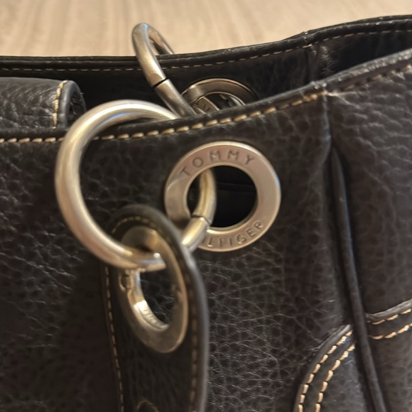 Tommy Hilfiger Black Bag - Picture 3 of 12